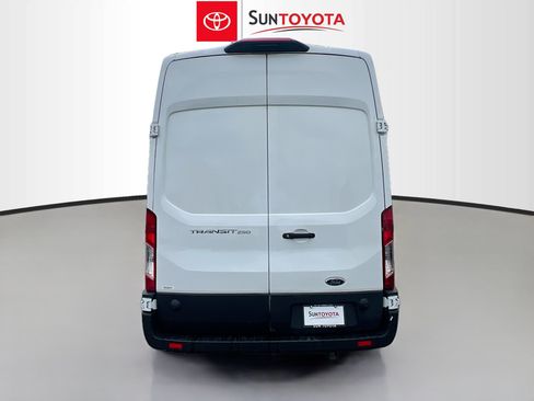 Used 2024 Ford Transit 250 148 High Roof Extended w/ Load Area Protection Package RWD image 5