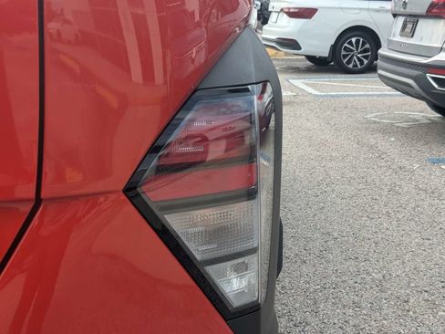 Used 2024 Hyundai Kona SEL AWD/4WD image 16