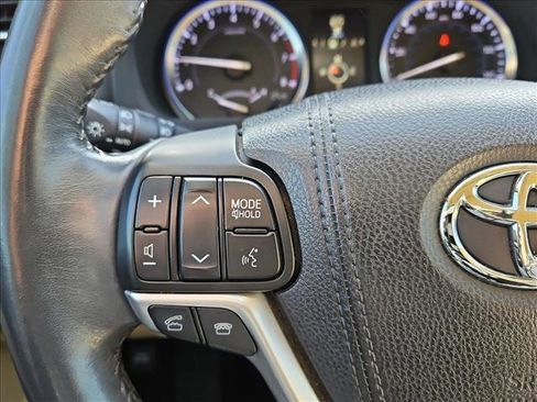 Used 2015 Toyota Highlander XLE image 14