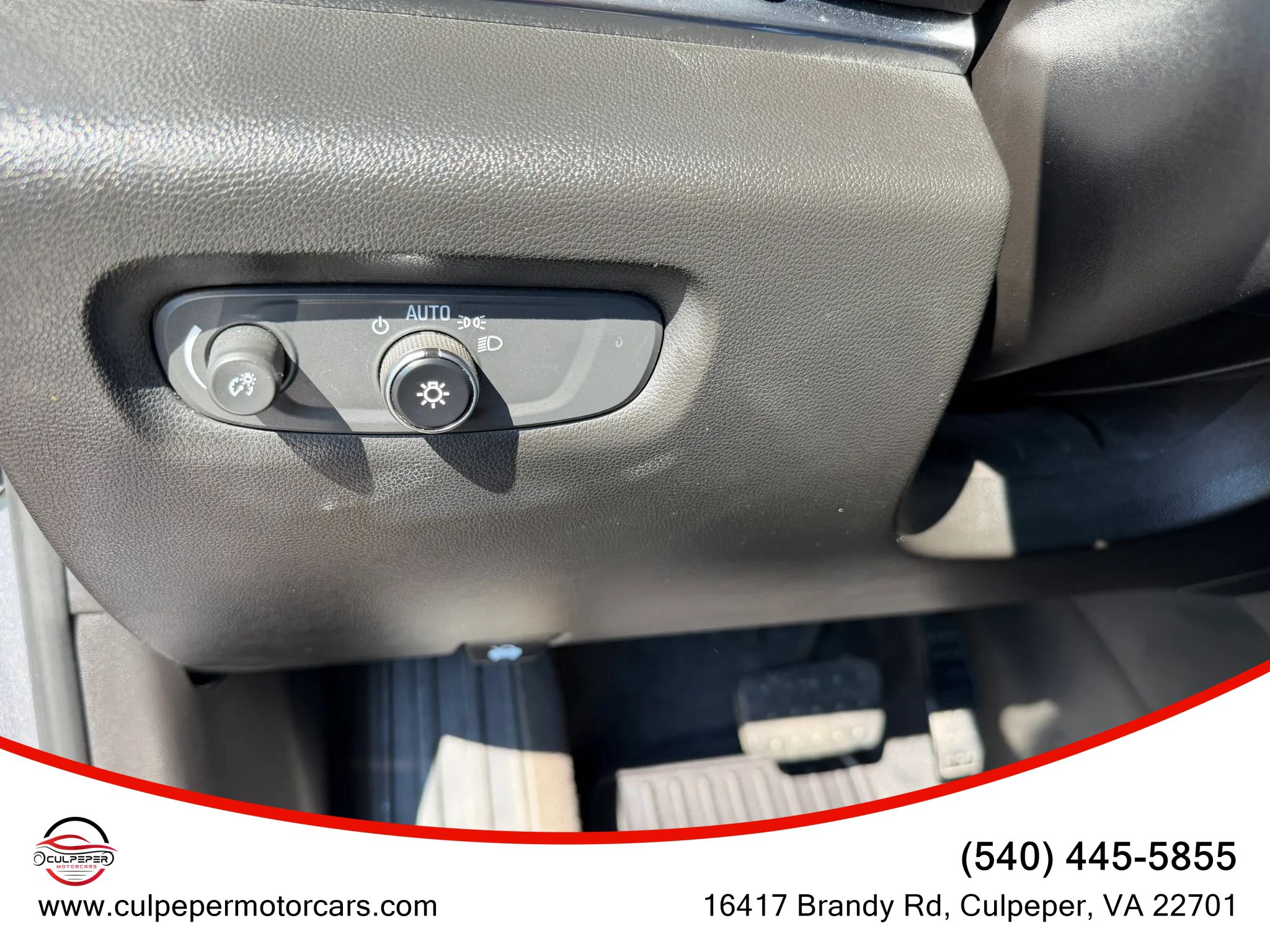 Used 2020 Chevrolet Traverse LS FWD image 18