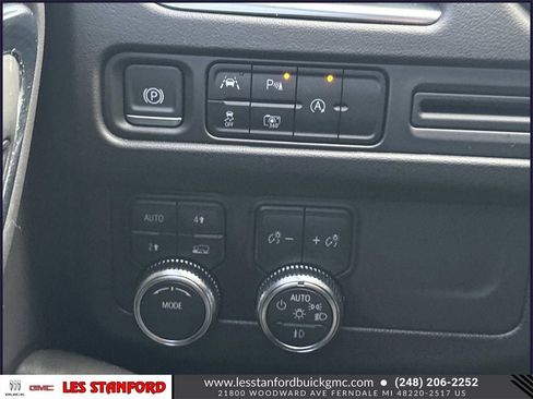 Used 2024 GMC Yukon SLT w/ SLT Premium Package image 27