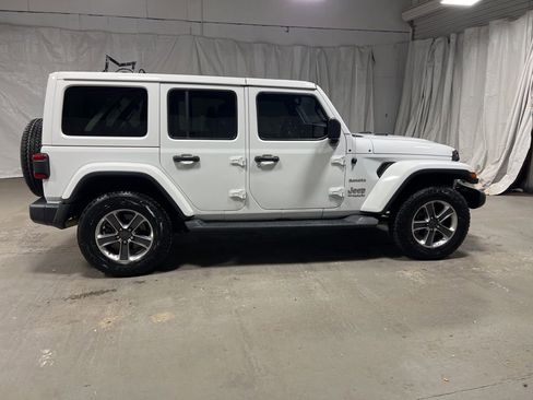 Used 2020 Jeep Wrangler Unlimited Sahara image 8