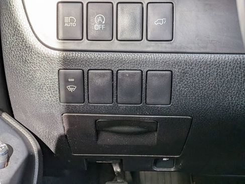 Used 2018 Toyota Highlander XLE AWD/4WD image 18