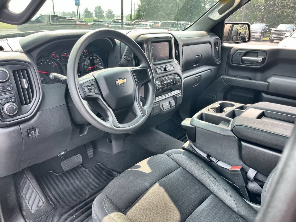 Used 2023 Chevrolet Silverado 1500 Custom AWD/4WD image 10
