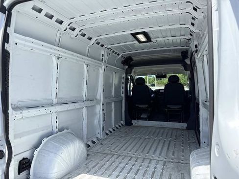 Used 2024 RAM ProMaster 2500 w/ Convenience Group image 16