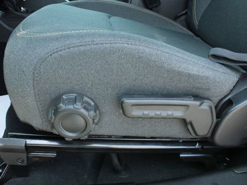 Used 2025 Jeep Wrangler Sport AWD/4WD image 12
