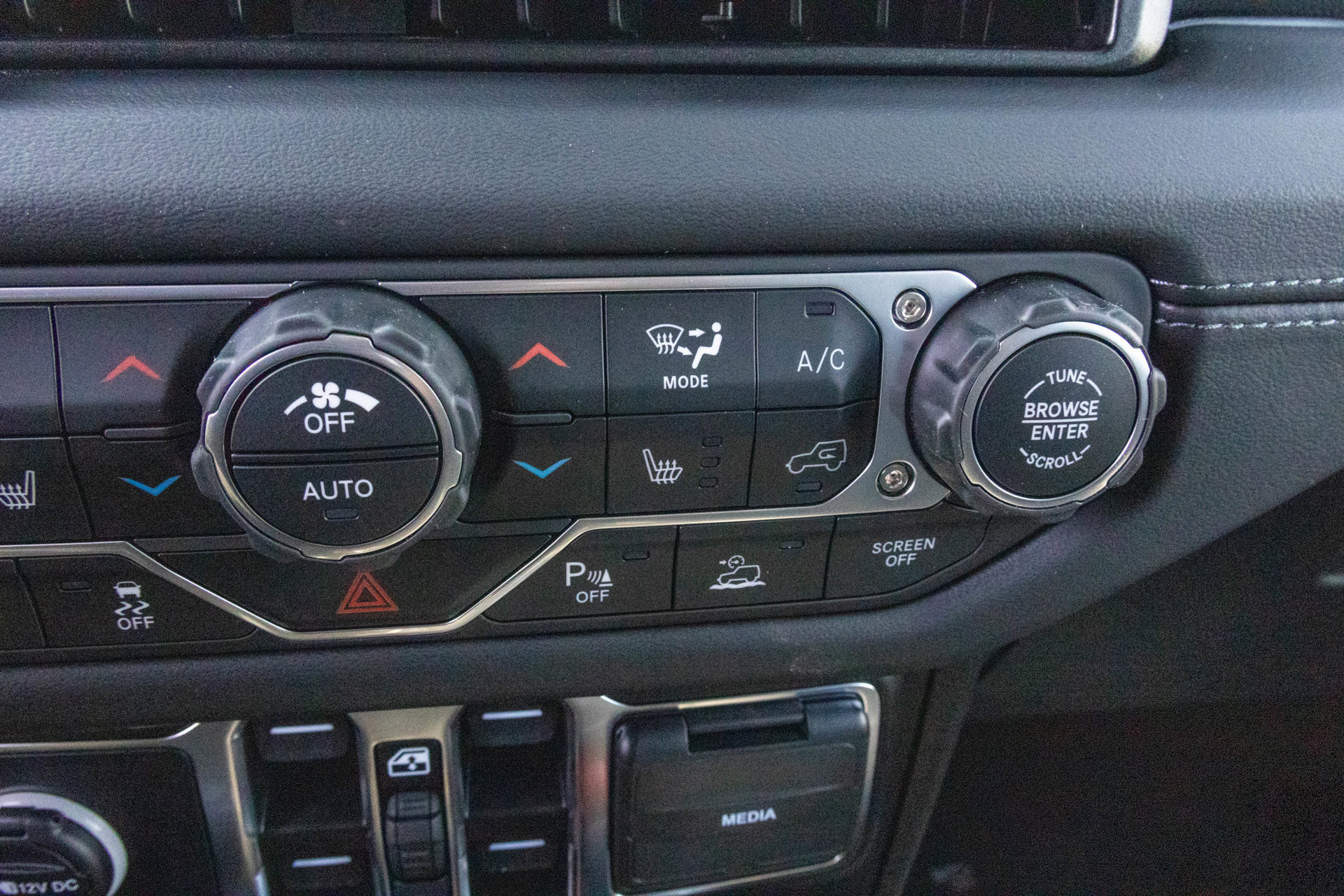 New 2027 Jeep Wrangler Unlimited Sahara AWD/4WD image 20