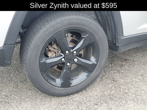Certified 2024 Jeep Grand Cherokee Altitude AWD/4WD image 13