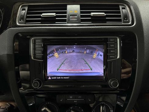 Used 2016 Volkswagen Jetta SEL image 25
