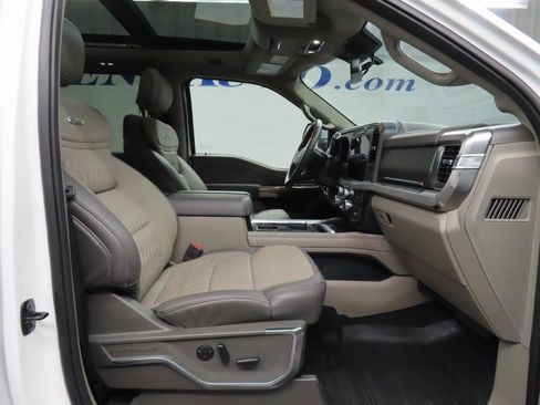 Used 2025 Ford F450 Platinum w/ Platinum Plus Package image 29