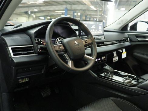 New 2026 Mitsubishi Outlander ES FWD image 5