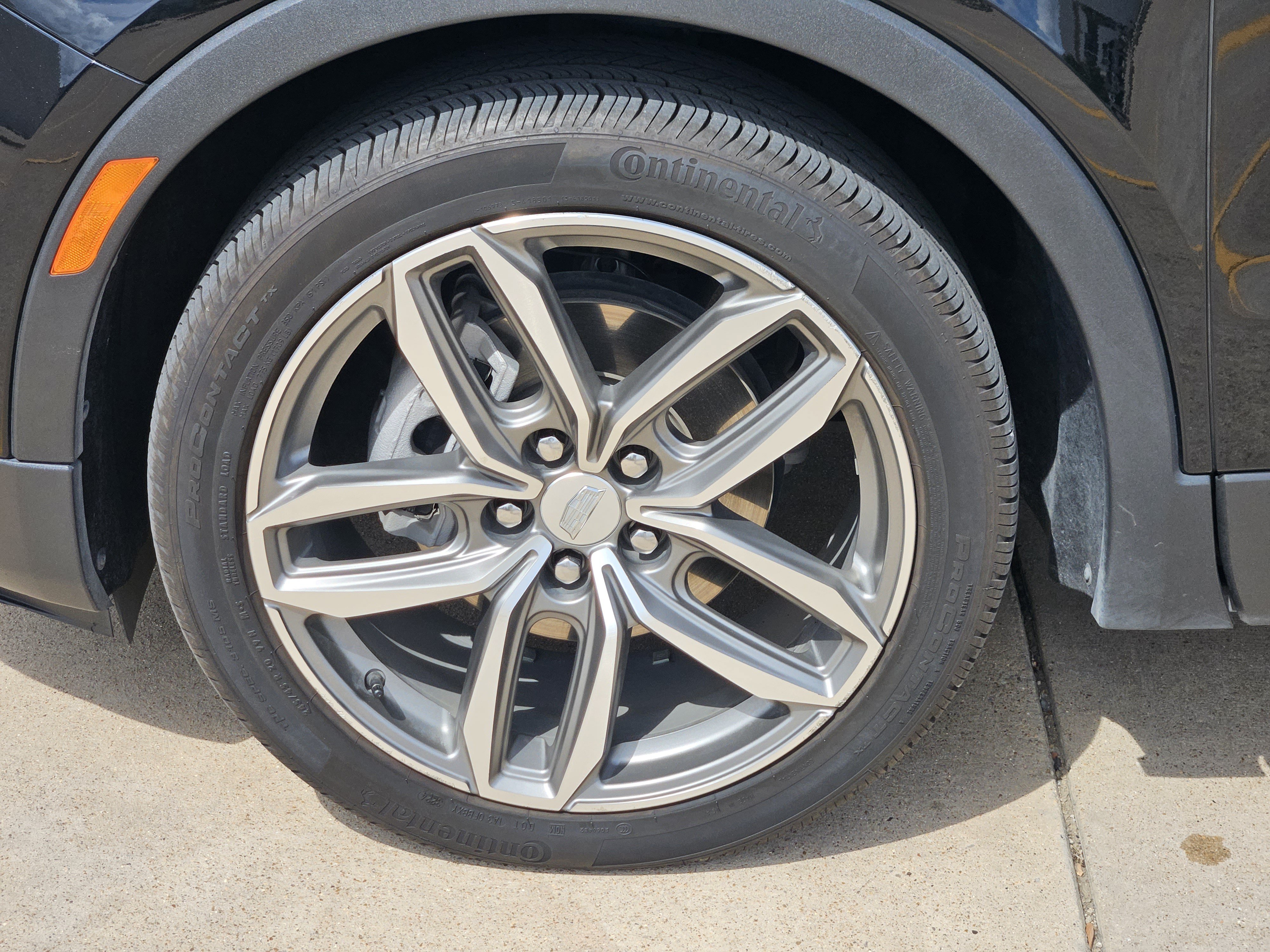 Used 2023 Cadillac XT4 Sport w/ Cold Weather Package FWD image 11