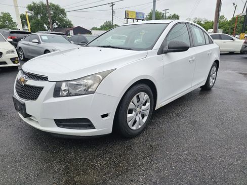 Used 2014 Chevrolet Cruze LS FWD image 10