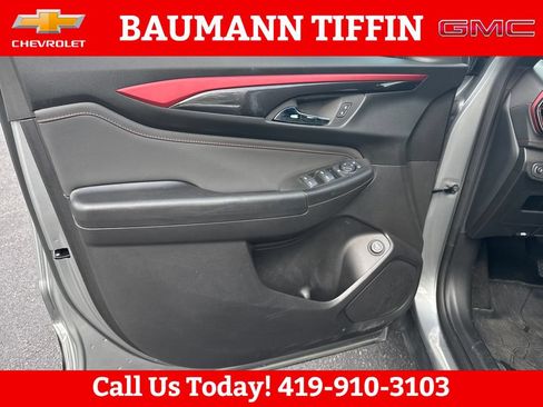 Used 2025 Chevrolet TrailBlazer RS w/ Convenience Package AWD/4WD image 19
