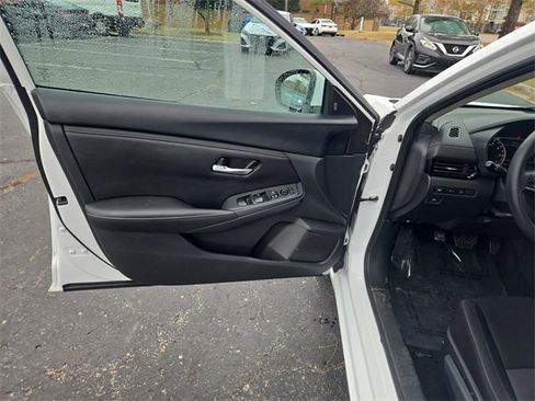 Certified 2024 Nissan Sentra SV image 11