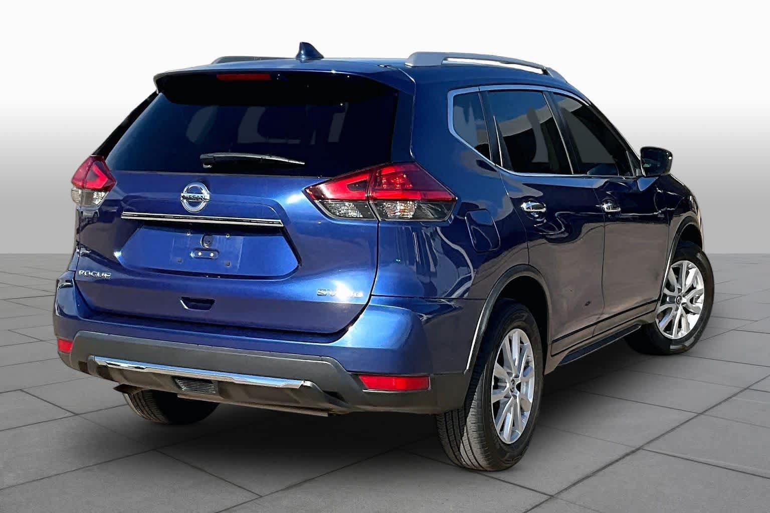 Used 2017 Nissan Rogue SV AWD/4WD image 20