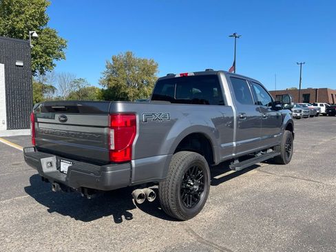 Used 2022 Ford F250 Lariat w/ Black Appearance Pkg image 5