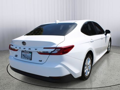 Used 2025 Toyota Camry LE AWD/4WD image 8