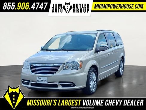 Used 2015 Chrysler Town & Country Touring-L FWD image 1