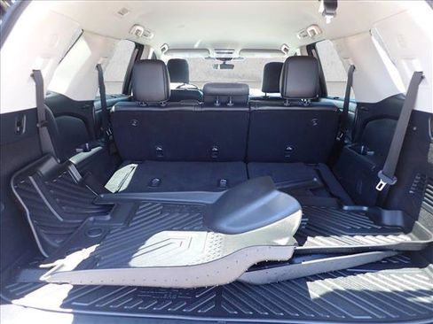 Used 2023 Nissan Pathfinder SL AWD/4WD image 8