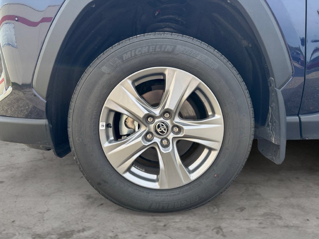 Certified 2025 Toyota RAV4 XLE w/ Convenience Package AWD/4WD image 9