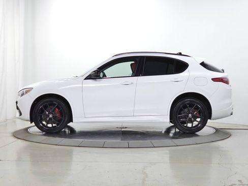Used 2021 Alfa Romeo Stelvio Ti w/ Nero Edizione AWD/4WD image 6