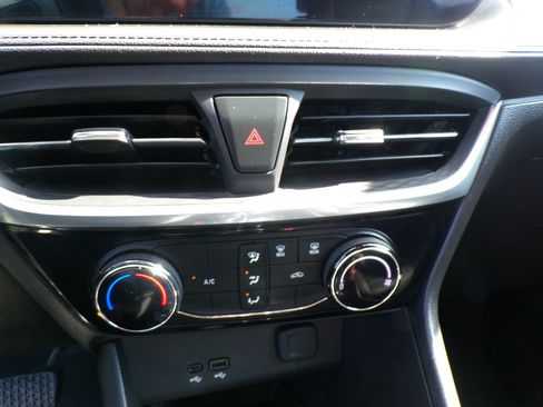 Used 2024 Buick Encore GX Sport Touring AWD/4WD image 19