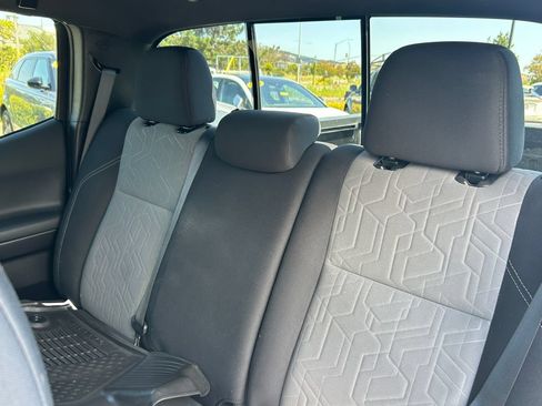 Used 2023 Toyota Tacoma TRD Off-Road AWD/4WD image 31