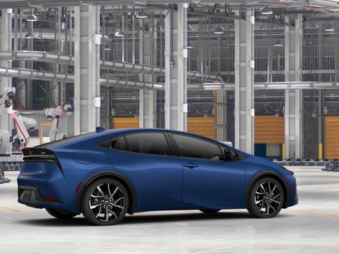 New 2026 Toyota Prius Plug-In Hybrid FWD image 11