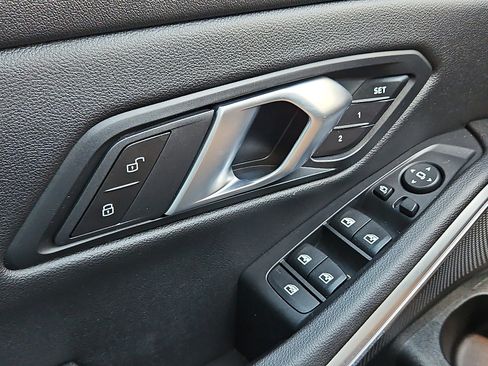 Used 2025 BMW 330i Sedan image 15