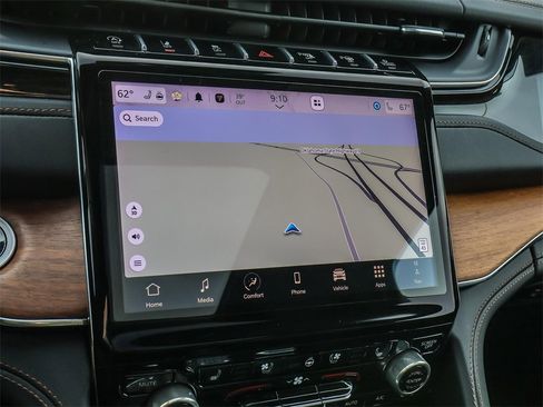 Used 2025 Jeep Grand Cherokee Summit image 36