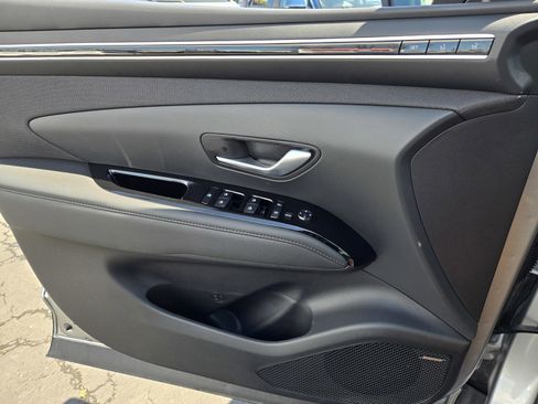 Used 2024 Hyundai Tucson Limited image 25