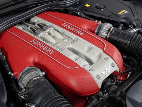 Used 2021 Ferrari 812 GTS RWD image 26