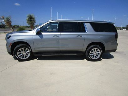 New 2025 Chevrolet Suburban Premier w/ Sun And Tow Package