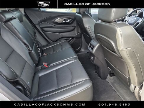 Used 2024 GMC Terrain SLT image 28