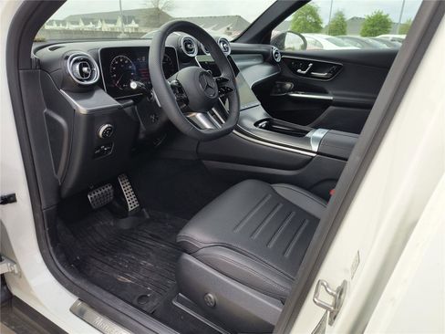 New 2026 Mercedes-Benz GLC 300 image 2