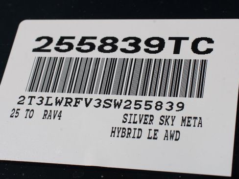 Certified 2025 Toyota RAV4 LE image 28
