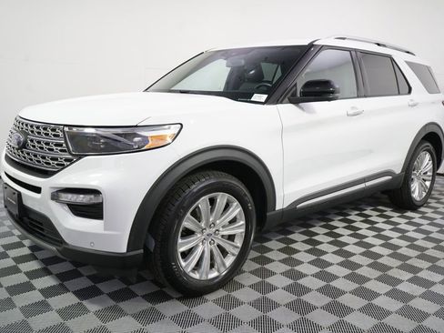 Used 2020 Ford Explorer Limited AWD/4WD image 2