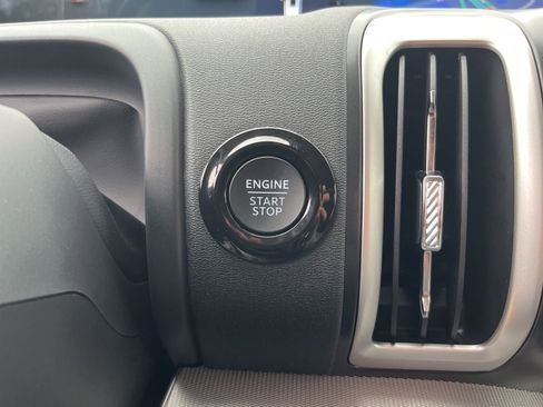 New 2025 Ford Expedition Active image 11