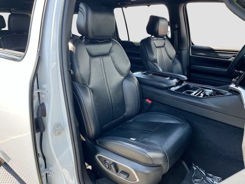 Certified 2023 Jeep Wagoneer 4WD w/ Premium Group I image 31