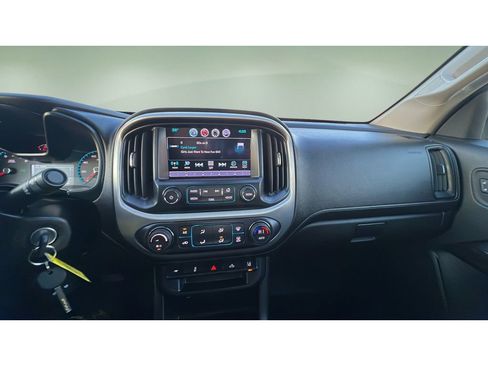 Used 2017 GMC Canyon SLE w/ SLE Convenience Package image 17