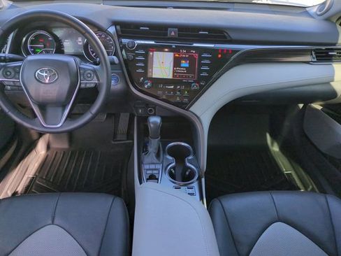 Used 2020 Toyota Camry XLE w/ Driver Assist Package FWD image 17