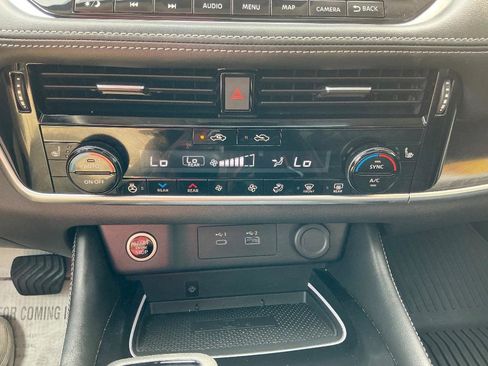 Used 2023 Nissan Rogue Platinum w/ Platinum Premium Package FWD image 18