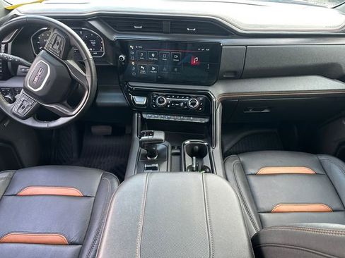 Used 2025 GMC Sierra 1500 AT4 w/ Technology Package AWD/4WD image 21