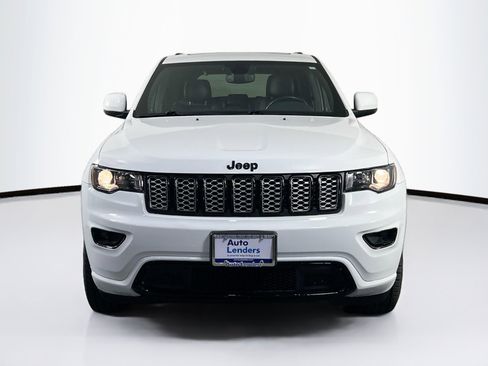 Used 2022 Jeep Grand Cherokee Laredo X image 2