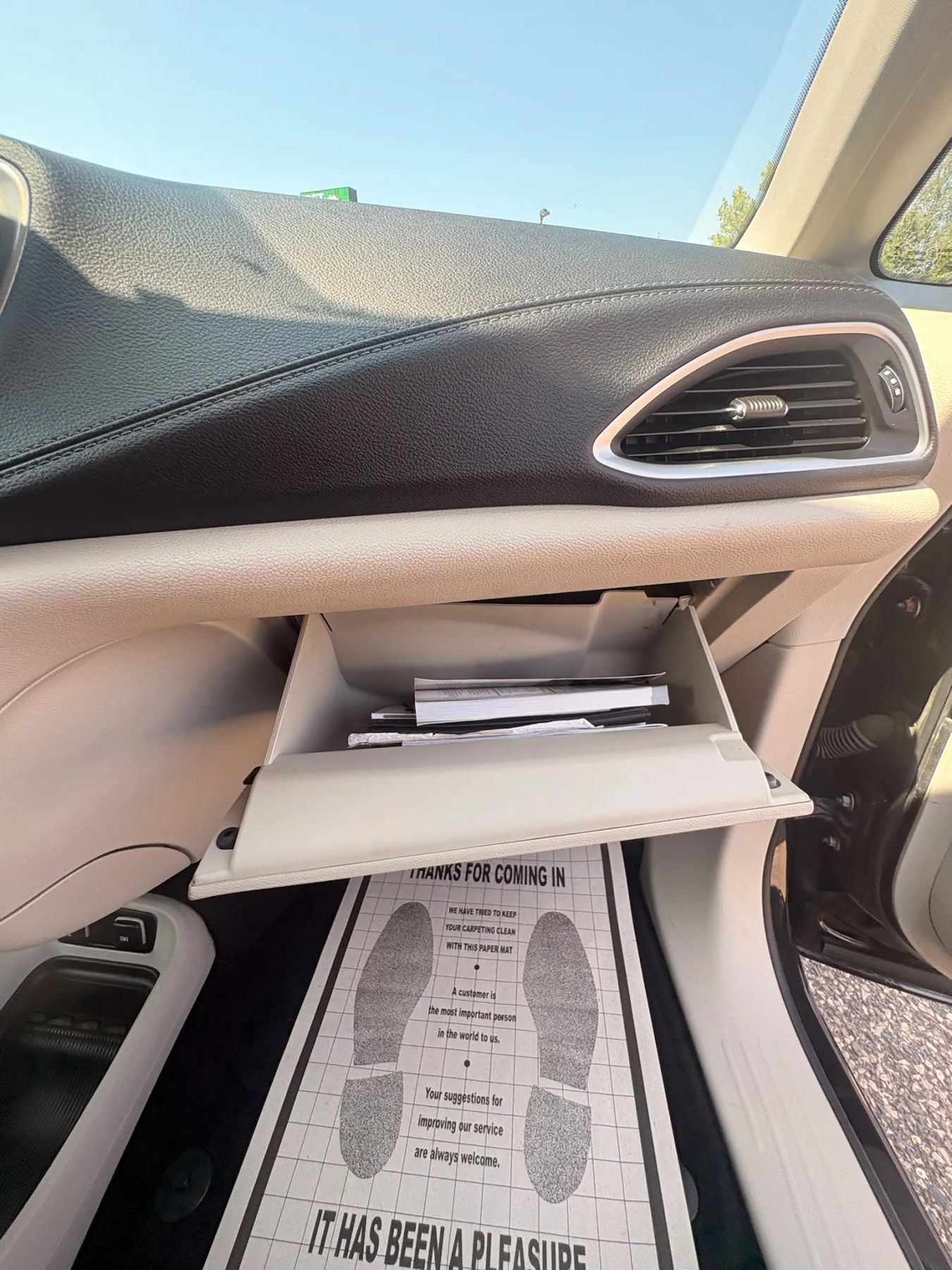 Used 2017 Chrysler Pacifica Limited w/ Advanced Safetytec Group FWD image 37