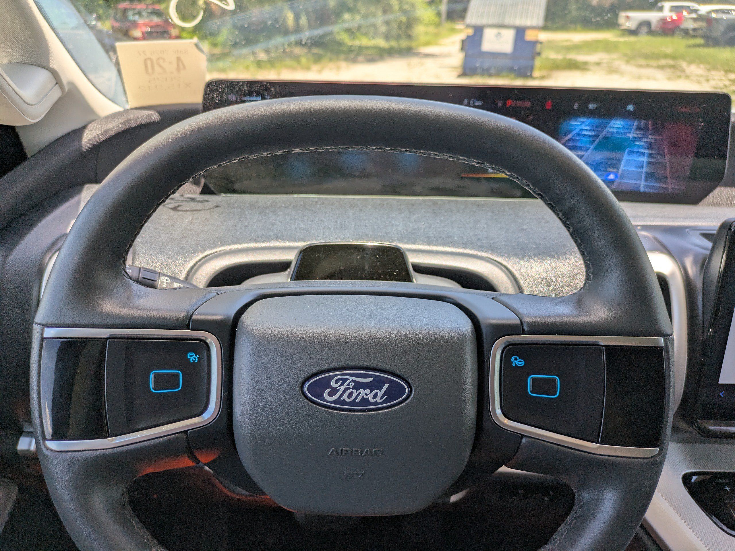 Used 2025 Ford Expedition Active AWD/4WD image 24