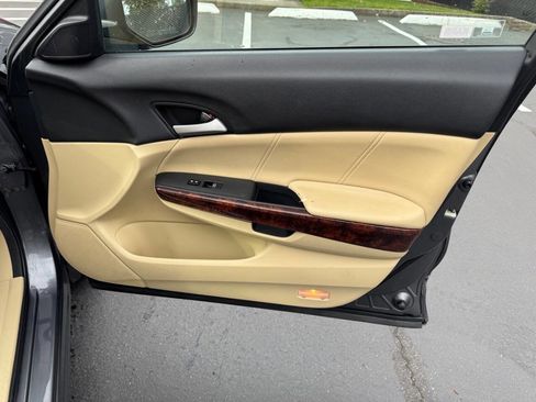 Used 2010 Honda Crosstour EX-L image 14