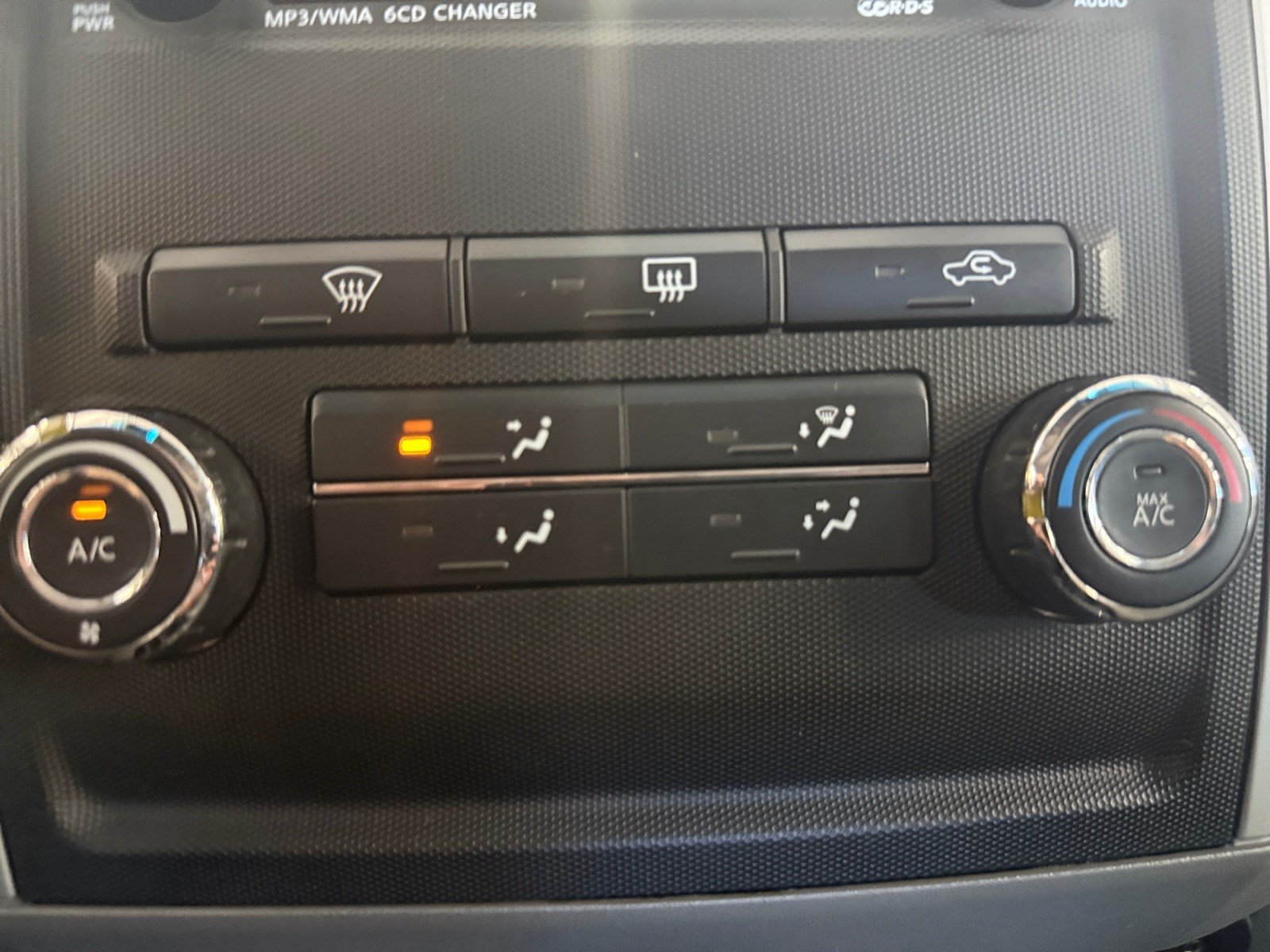 Used 2012 Nissan Frontier SV w/ SV Premium Utility Pkg AWD/4WD image 23