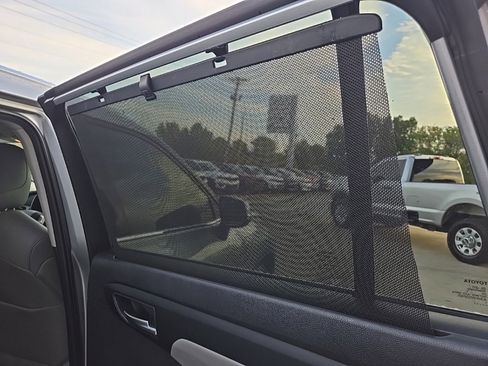 Used 2021 Toyota Highlander XLE image 88